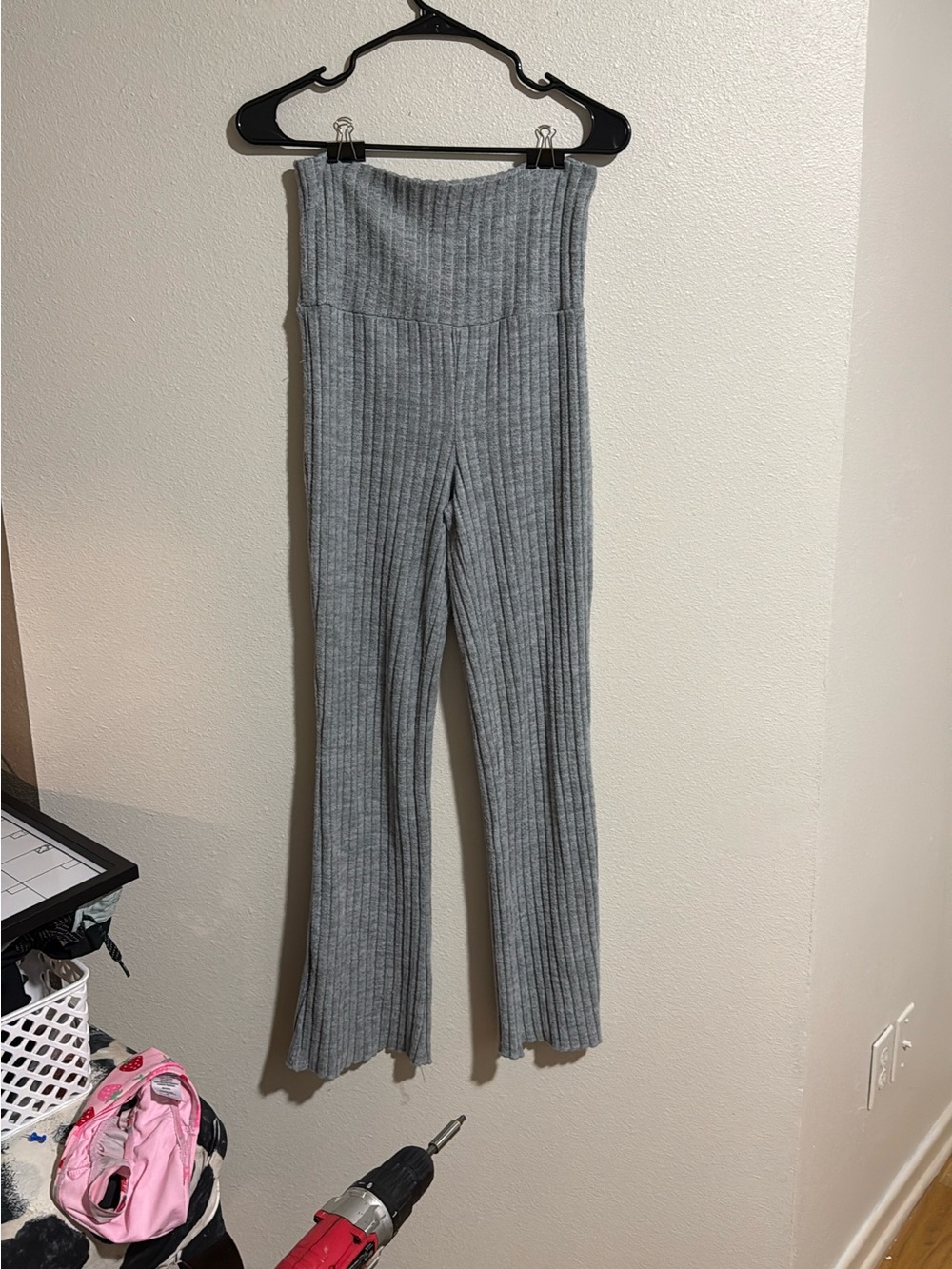 Ribbed High-Waist Knit Pants - Gray
